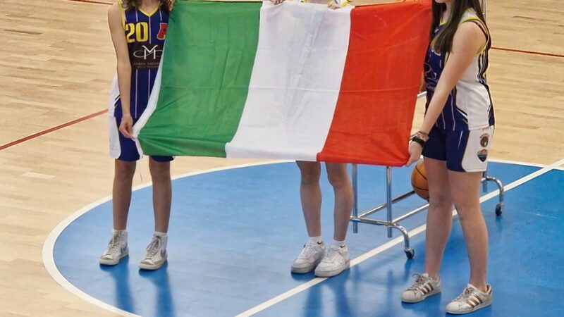 Under 14 femminile/eso: le ragazze al PalaEinaudi accompagnano Ragusa in campo nella partita di A1.