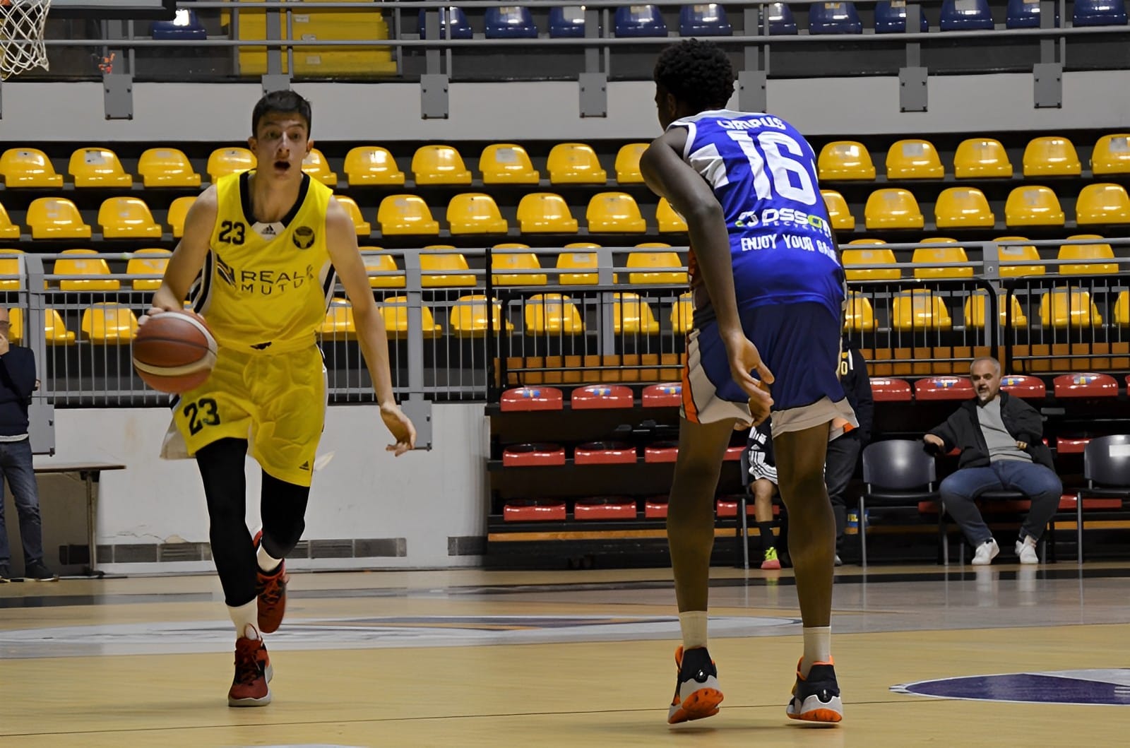 Beltramino Emanuele vive i play-off con Reale Mutua con grande serietà, entusiasmo e felice di prendere parte all’avventura delle finals di Torino.