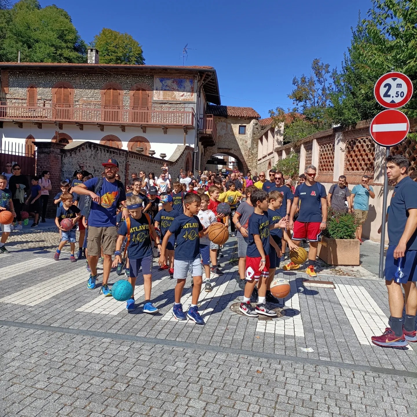Il MiniBasket ha invaso con il calore dell’entusiasmo il centro di Rivalta.